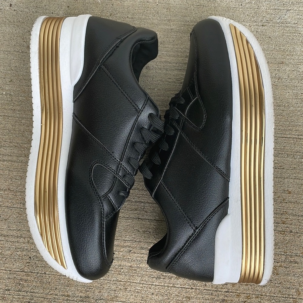 Qupid black flat form sneakers